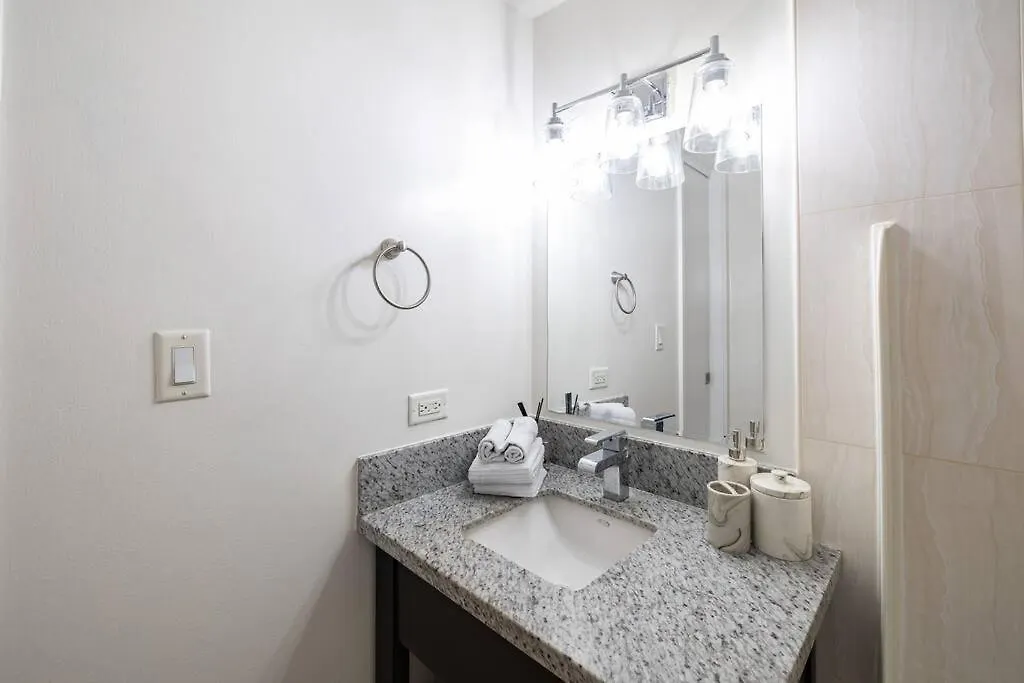 شقة Waikiki Beach 1Bedroom Luxury Condo! هونولولو